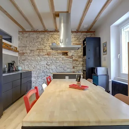 Agreable Maison De Ville, Jardin, Parking Gratuit 別荘